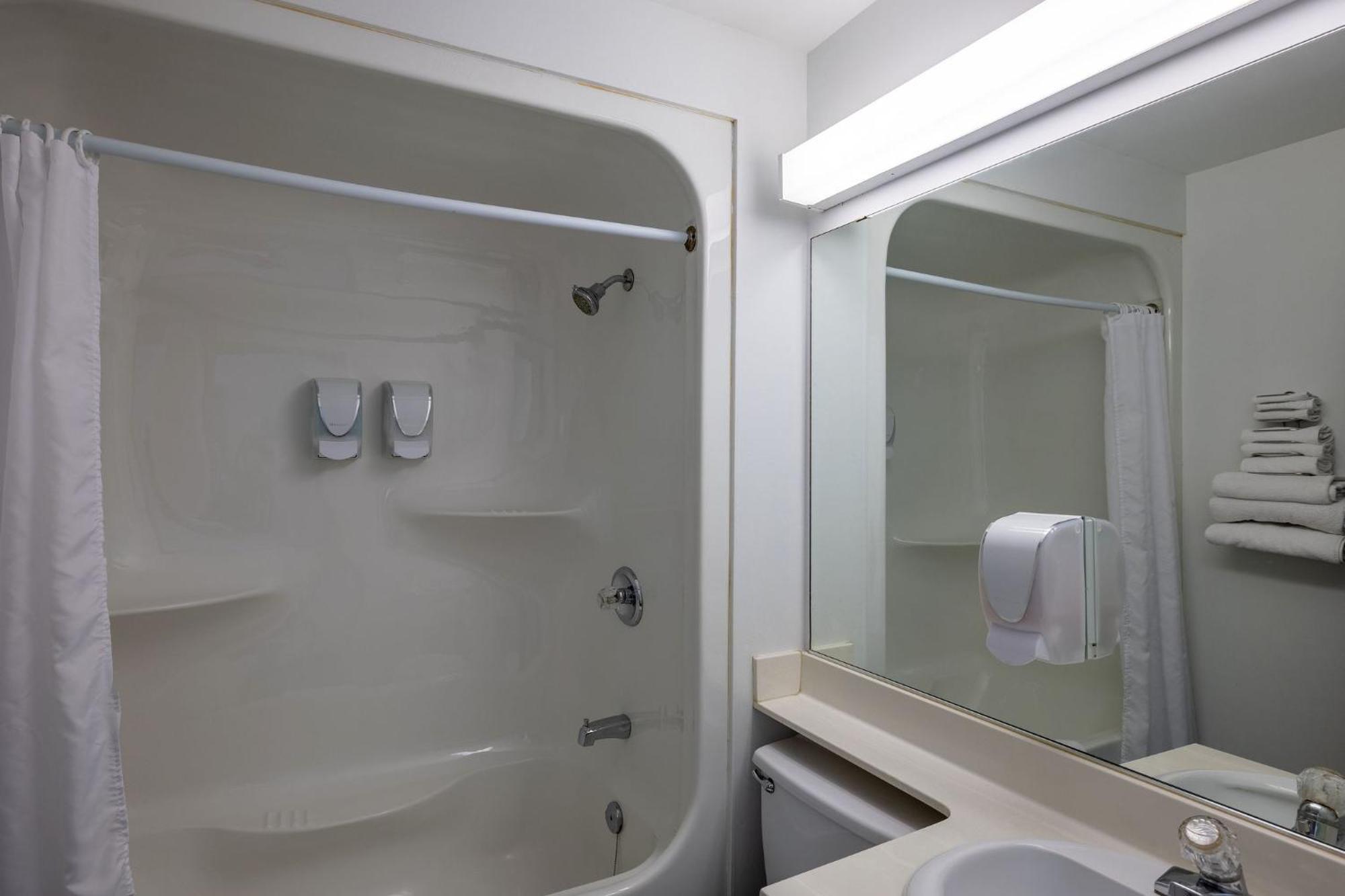 Repotel Aeroport Quebec Εξωτερικό φωτογραφία